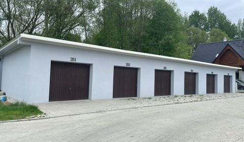 Predaj! garáž v obci Liptovské Kľačany okres Lipt. Mikuláš