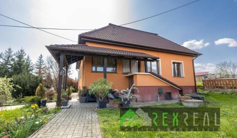 Predaj 2 rodinných domov na jednom pozemku, Záhorce. 