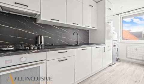 NA PREDAJ 3-IZB BYT S BALKÓNOM A PIVNICOU, DUN. STREDA