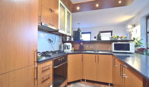 LIMBACH, 5-i dom, 176 m2 – kompletne zrekonštruovaný, S JAZIERKOM