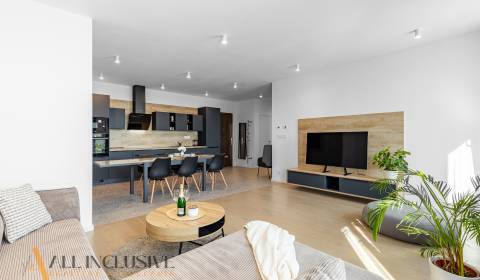 NA PREDAJ LUXUSNÝ 3-IZBOVÝ BYT V DOWNTOWNE, BRATISLAVA