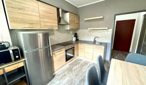 1 - IZB. BYT, LOGGIA (33m2), SENICA, HURBANOVA UL.