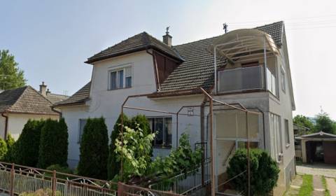 PREDAJ: 5 izbový rodinný dom, Čachtice