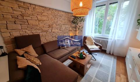 PRENÁJOM, PÁRIČKOVA, RUŽINOV - 2 IZBOVÝ BYT