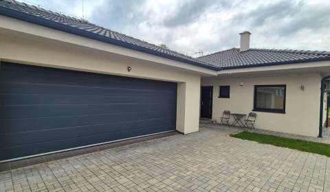 Prenájom, novostavba 4 i RD, dvojgaráž a relax prístavba, Studienka