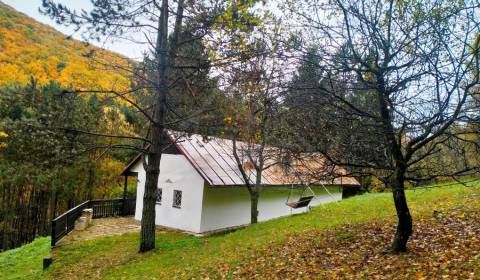 Chalupa na samote v Bielych Karpatoch na predaj