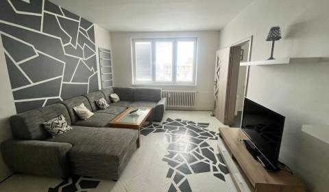 Predaj 3 izbový byt Komárnická ulica, Bratislava II. Ružinov