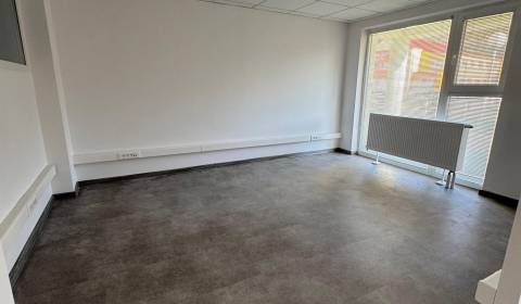 Prenájom obchod/kancelária NP nová kompletná rekonštrukcia, centrum PB