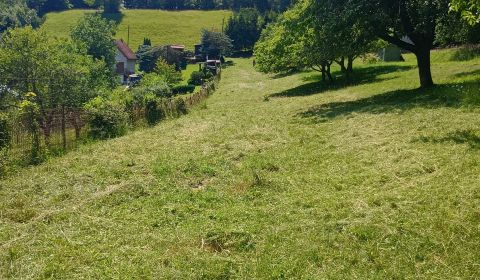 Exkluzívne na predaj slnečný rekreačný pozemok 1659 m2 Žilina-Strážov