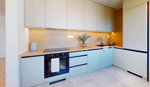 REZERVOVANÉ -  byt 3+1, 70m2, kompletne zrekonštruovaný, Podbreziny 