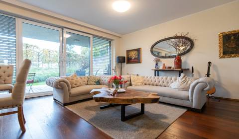 Priestranný 3-izbový byt so záhradou pod hradom