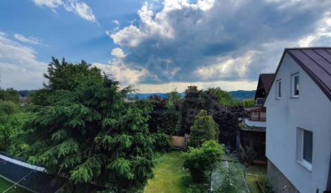 Dom s malým pozemkom v Banskej Bystrici na bývanie alebo podnikanie - 