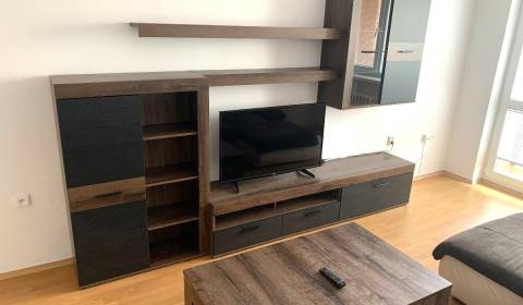 Pekný 2 izbový byt s lodžiou Nobelova ulica, Bratislava III.Nové Mesto