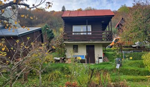 Slnečná záhrada s chatkou v Sekierskej doline - Zvolen