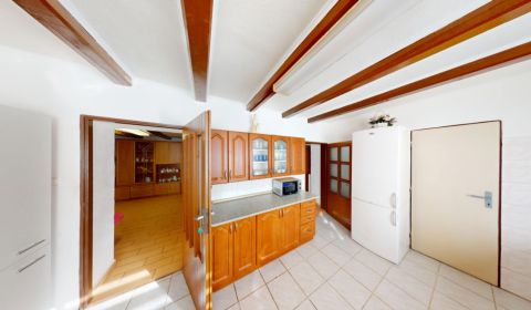 RODINNÝ DOM TVRDOMESTICE