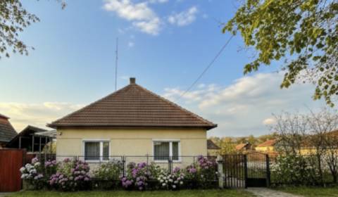 Predáme 3 izb. rodinný dom- Veľké Lovce