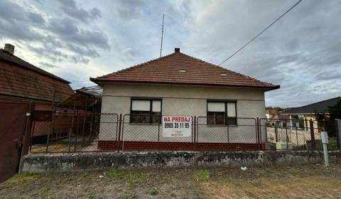 Predáme  zachovalý rodinný dom- Veľké Lovce