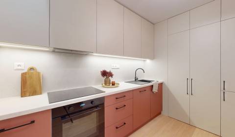 Rezervovaný  3-izbový byt s 2 balkónmi i šatníkom v Trenčíne