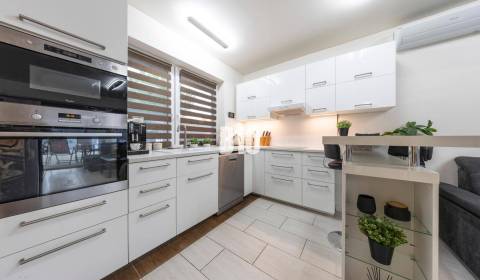 Tri Vody - 4-izbový rodinný dom s bazénom | Most pri Bratislave – Baza