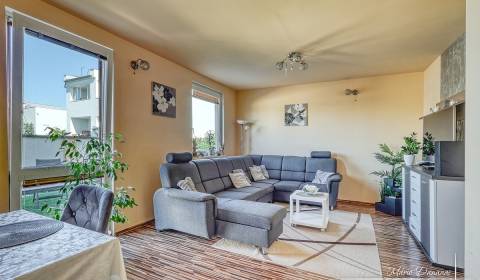 REZERVOVANÉ 5 izbový poschodový drevodom v obci Cífer