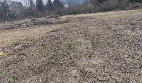 Na predaj: slnečný rovinatý stavebný pozemok – Raková (335-P)