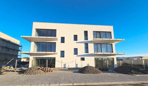 3i. BYT SO ZÁHRADOU +TEP. ČERPADLO, KLIMATIZÁCIA A ŽALÚZIE V CENE