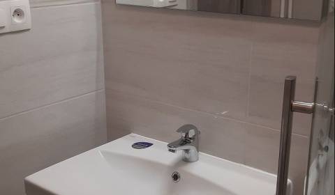 SENEC - CENTRUM - HOLLÉHO ULICA - ZARIADENÝ 1-izbový BYT