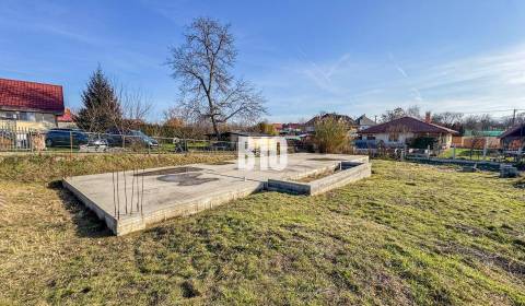 1786 m2 - základová doska - stavebné povolenie + projekt - Mojmírovce