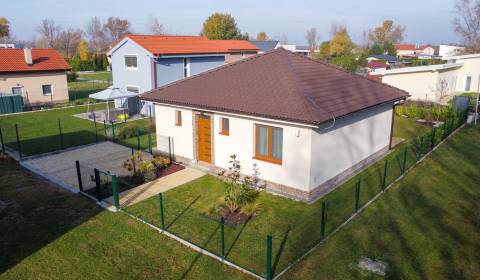 Na PREDAJ – moderná novostavba pri Vojčianskom jazere