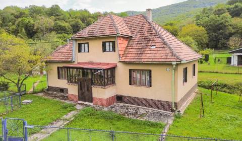 5i RD s garážou, Čierna Lehota, okr. Bánovce n./B.