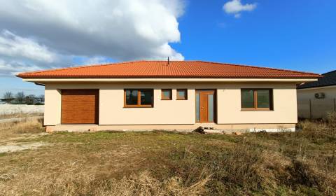 PREDAJ - 4 izbový holodom s veľkou garážou , Lužianky, Smreková ulica