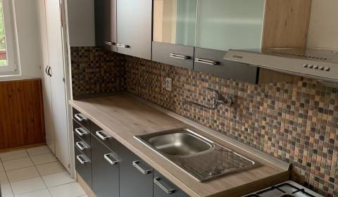 2-izb. byt, Nobelova ul., Nové Mesto, 2.p./7, balkón