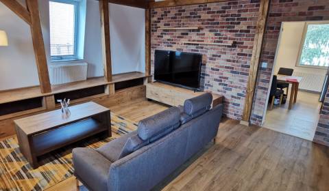 Krásny mezonetový 2i byt v centre mesta - Kalinčiakova - PRENÁJOM