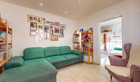 Komplet zrekonštruovaný 3i byt s 2 loggiami | Kramáre | 64m2