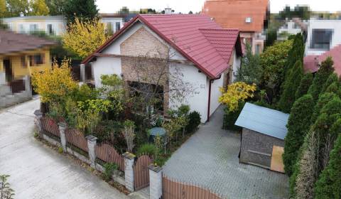 Exkluzívne | Na predaj rodinný dom pri Veľkom jazere v Rovinke