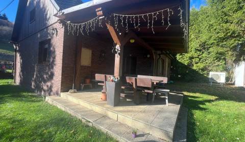 PREDAJ: Rodinný dom-chata, 639 m2; Dolná Bzová-Podkriváň, 189.000 €