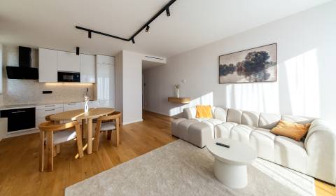 Exkluzívny 3i byt 72 m2,s lodžiou a parkovaním,výhľad pivnica,VYDRICA