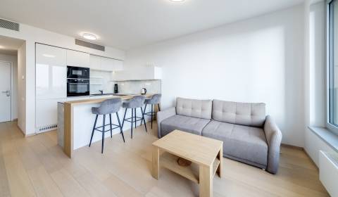 Dizajnový moderný 2i byt 45m2, s lodžiou a parkovaním, SKY PARK 