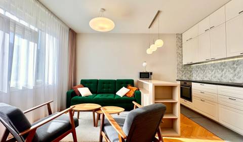 – PRENAJOM – 3 IZBOVÝ BYT 68m2 – DUNAJSKÁ – STARE MESTO 