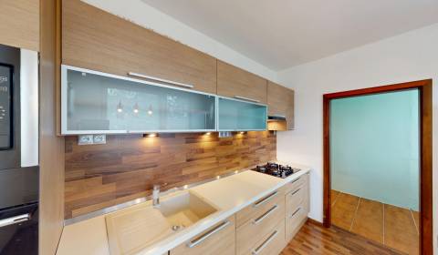 3-izbový byt prerobený na 4-izbový – Ku Bratke, Levice 