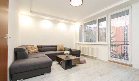 3i byt 70m2 + 5m2 balkón, ul. Šafárikova - Trenčín