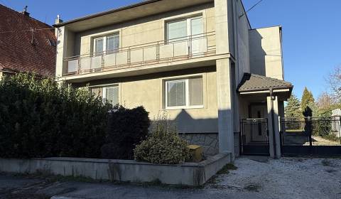 PREDAJ - RODINNÝ DOM - ZLATÉ MORAVCE