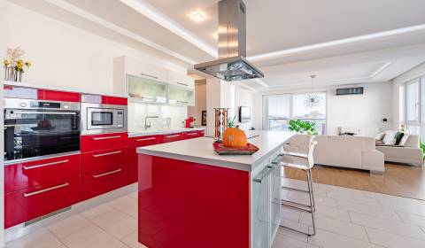 Nadštandardný 3,5i byt o rozlohe 133m2 v komplexe Starohájska