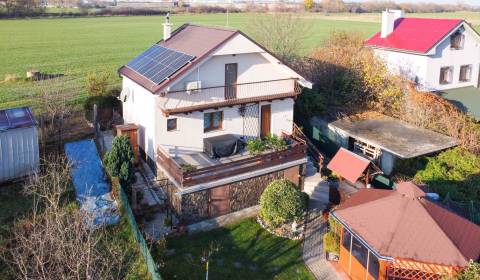 Na predaj moderná rekreačná chata s fotovoltikou – Štrkovka, Leopoldov