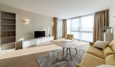 Charizmatický, moderný 2i byt 80m2, terasa, výhľad na Dunaj, EUROVEA