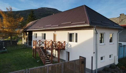 ZNÍŽENÁ CENA: Zrekonštruovaný dom v pokojnej časti obce Telgárt