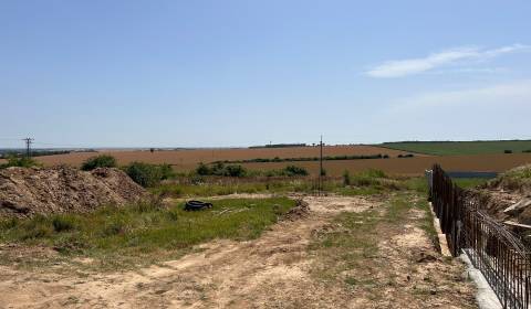 2 pozemky v lokalite Nový Cabaj - rovinaté - 5720 m2