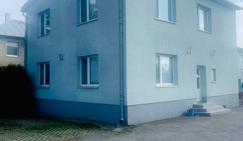 PRENÁJOM, PRIESTRANNÝ 5-IZBOVÝ RODINNÝ DOM-KOŠICE-BARCA