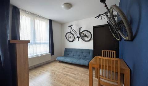 Na predaj moderný 1-izbový apartmán v tichej časti Nového Mesta