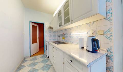 Na predaj štvorizbový byt  Banská Bystrica-Radvaň